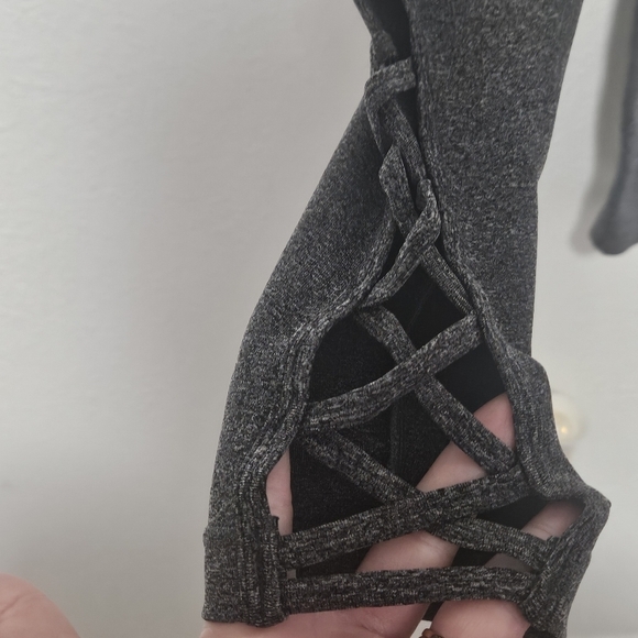 NWB Zenana Outfitters Seamless leggings with cut outs size s/m - Picture 5 of 13